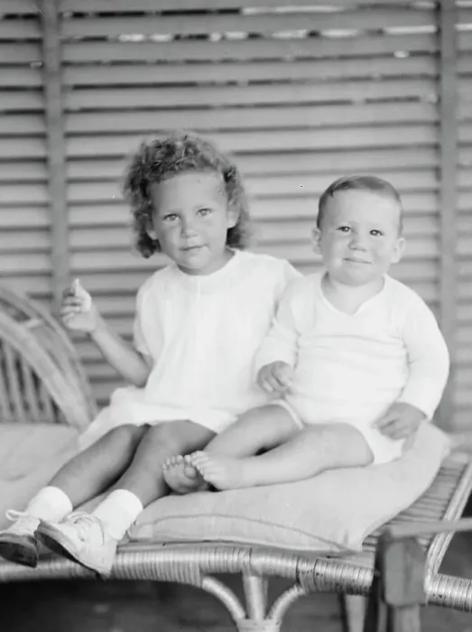 Framed Print : Children of Mrs. Carl Muschenheim, portrait photograph, 1933 Aug. Creator: Arnold Genthe Framed Print : Children of Mrs. Carl Muschenheim, portrait photograph, 1933 Aug. Creator: Arnold Genthe