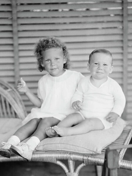 Children of Mrs. Carl Muschenheim, portrait photograph, 1933 Aug. Creator: Arnold Genthe