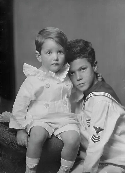 Children of Mrs. H.A. Wilson, portrait photograph, 1918 Nov. 30. Creator: Arnold Genthe