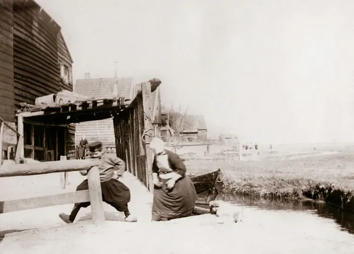 Framed Print : Children playing, Marken Island, Netherlands, 1898. Artist: James Batkin Framed Print : Children playing, Marken Island, Netherlands, 1898. Artist: James Batkin