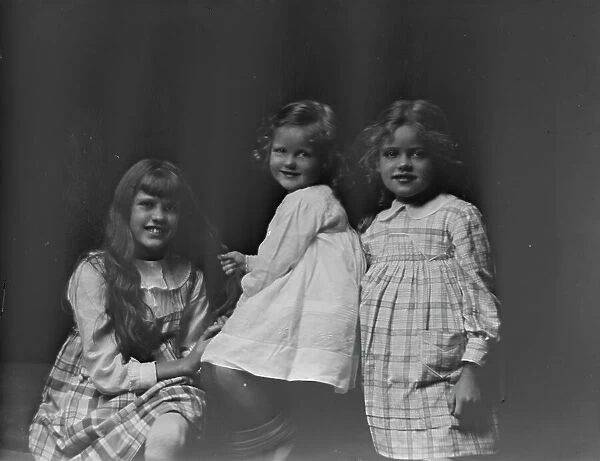 Children of Wilhelm Meyer, portrait photograph, 1919 Oct. 4. Creator: Arnold Genthe
