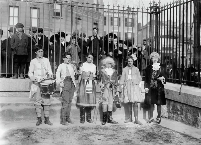 Framed Print : Children's fete, Gaynor Park, 1913. Creator: Bain News Service Framed Print : Children's fete, Gaynor Park, 1913. Creator: Bain News Service