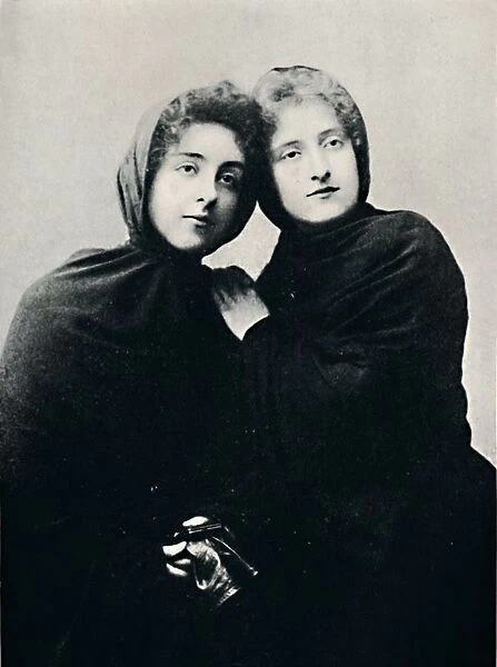 Chilian Ladies in Church Attire (Manto), 1911