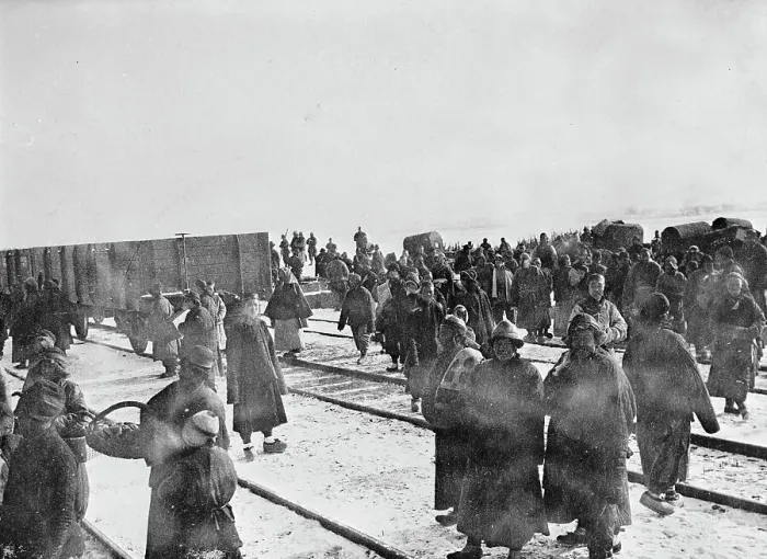 Framed Print : China - Natives On Railroad Tracks, 1913. Creator: Harris & Ewing. China - Natives On Railroad Tracks, 1913. Creator: Harris & Ewing Framed Print : China - Natives On Railroad Tracks, 1913. Creator: Harris & Ewing. China - Natives On Railroad Tracks, 1913. Creator: Harris & Ewing