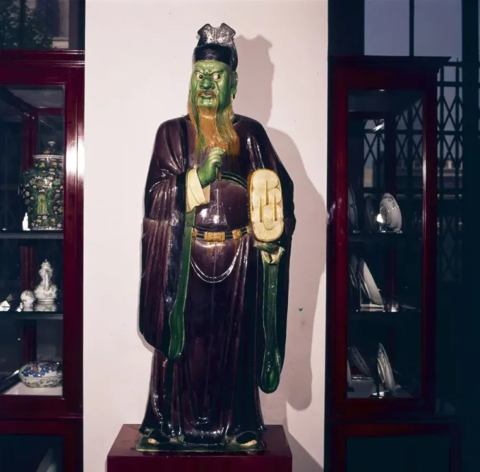 Framed Print : Chinese Stoneware Figure of a Judge of Hell, Ming Period, 16th century Framed Print : Chinese Stoneware Figure of a Judge of Hell, Ming Period, 16th century