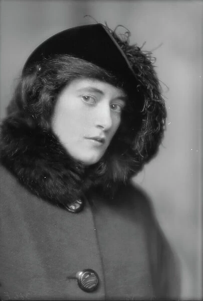 Chippendale, Julia, Miss, portrait photograph, ca. 1913. Creator: Arnold Genthe