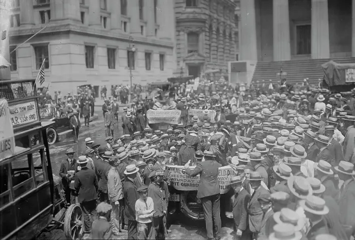 Framed Print : Chorus girls in Wall St. between c1915 and c1920. Creator: Bain News Service Framed Print : Chorus girls in Wall St. between c1915 and c1920. Creator: Bain News Service