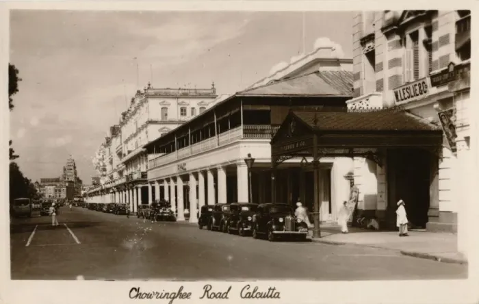 Framed Print : Chowringhee Road, Calcutta, c1940 Framed Print : Chowringhee Road, Calcutta, c1940
