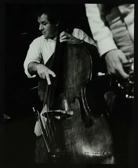 Framed Print : Chris Laurence playing the double bass at The Stables, Wavendon, Buckinghamshire Framed Print : Chris Laurence playing the double bass at The Stables, Wavendon, Buckinghamshire