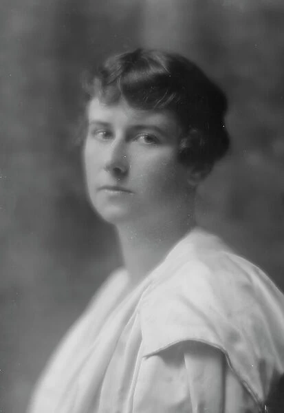 Cisco, John Jay, Mrs. portrait photograph, 1915 June 22. Creator: Arnold Genthe