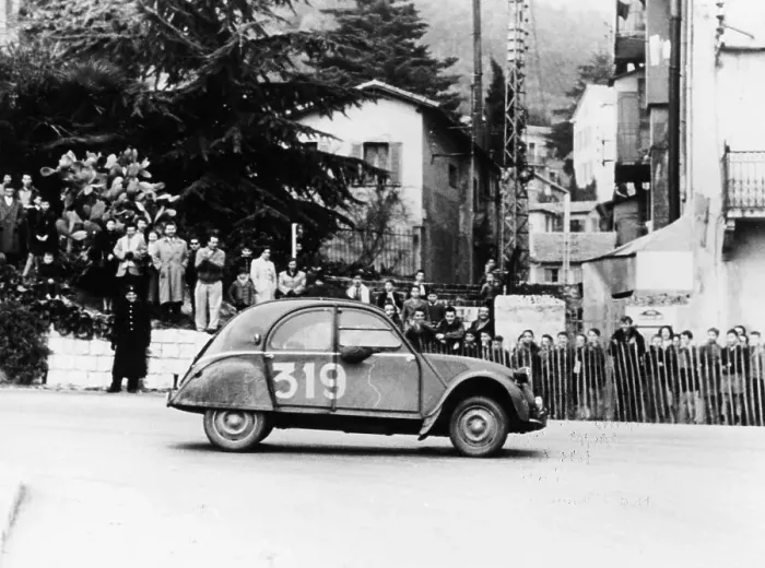Framed Print : A Citroen 2CV in the Monte Carlo Rally, 1954 Framed Print : A Citroen 2CV in the Monte Carlo Rally, 1954