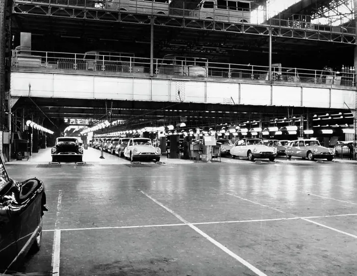 Framed Print : Citroen Production line, 1960 Framed Print : Citroen Production line, 1960