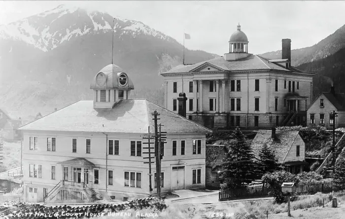 Framed Print : City Hall and Courthouse, between c1900 and c1930. Creator: Unknown Framed Print : City Hall and Courthouse, between c1900 and c1930. Creator: Unknown