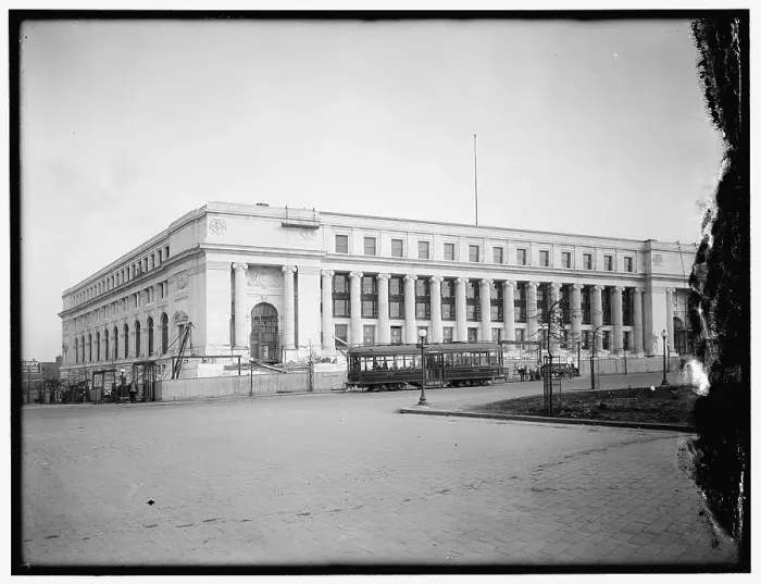 Framed Print : City Post Office, between 1910 and 1920. Creator: Harris & Ewing. City Post Office, between 1910 and 1920. Creator: Harris & Ewing Framed Print : City Post Office, between 1910 and 1920. Creator: Harris & Ewing. City Post Office, between 1910 and 1920. Creator: Harris & Ewing