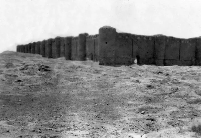 Framed Print : City walls, Samarra, Mesopotamia, 1918 Framed Print : City walls, Samarra, Mesopotamia, 1918