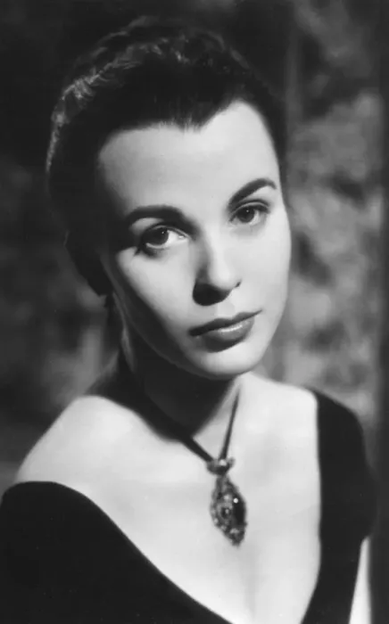 Framed Print : Claire Bloom, English film, stage and television actress, c1947-1955(?) Framed Print : Claire Bloom, English film, stage and television actress, c1947-1955(?)