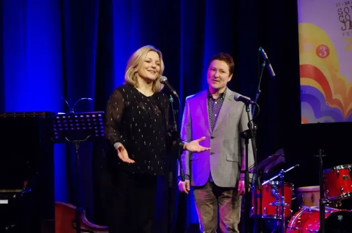 Framed Print : Claire Martin and Julian Nicholas, Ropetackle Arts Centre, Shoreham, West Sussex, Jan 2016 Framed Print : Claire Martin and Julian Nicholas, Ropetackle Arts Centre, Shoreham, West Sussex, Jan 2016