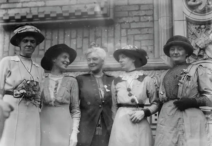 Framed Print : Clarkson - Lady Howard - Thatcher - Thorn and Johnson, between c1910 and c1915. Creator: Bain News Service Framed Print : Clarkson - Lady Howard - Thatcher - Thorn and Johnson, between c1910 and c1915. Creator: Bain News Service