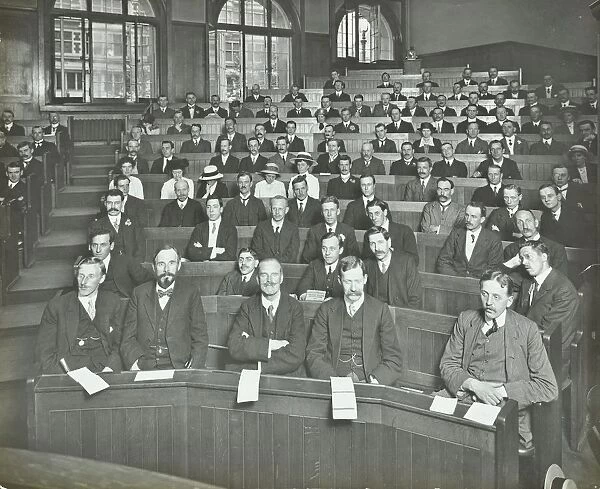 A class listening to a lecture, London Day Training College, 1914