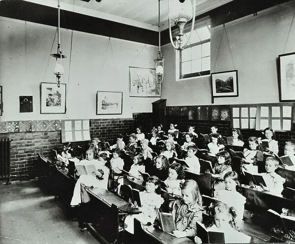 Class reading from books, Southfields Infants School, Wandsworth, London, 1907