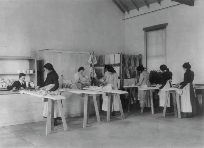 Framed Print : Classroom scenes at Carlisle, Pa. Indian School. Ironing; women students, 1901. Creator: Frances Benjamin Johnston Framed Print : Classroom scenes at Carlisle, Pa. Indian School. Ironing; women students, 1901. Creator: Frances Benjamin Johnston