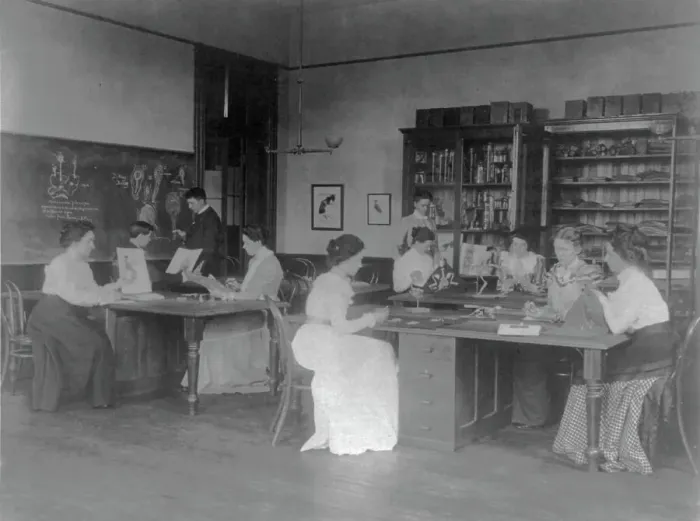 Framed Print : Classroom scenes in Washington, D.C. public schools - zoology class at Eastern High School, (1899?). Creator: Frances Benjamin Johnston Framed Print : Classroom scenes in Washington, D.C. public schools - zoology class at Eastern High School, (1899?). Creator: Frances Benjamin Johnston