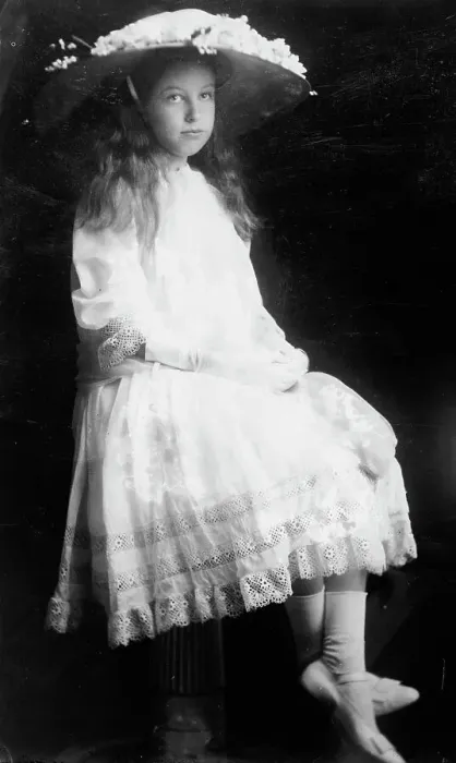 Framed Print : Claudia Lyon, 1912. Creator: Bain News Service Framed Print : Claudia Lyon, 1912. Creator: Bain News Service