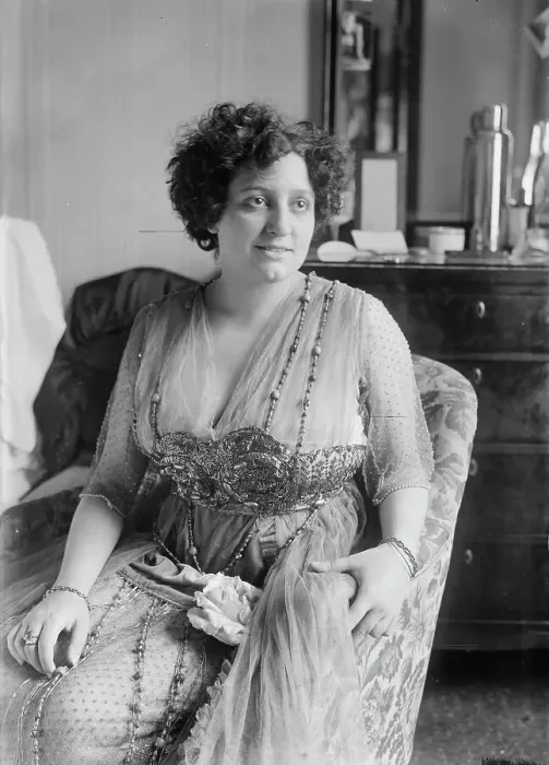 Framed Print : Claudia Muzio, between c1915 and c1920. Creator: Bain News Service Framed Print : Claudia Muzio, between c1915 and c1920. Creator: Bain News Service
