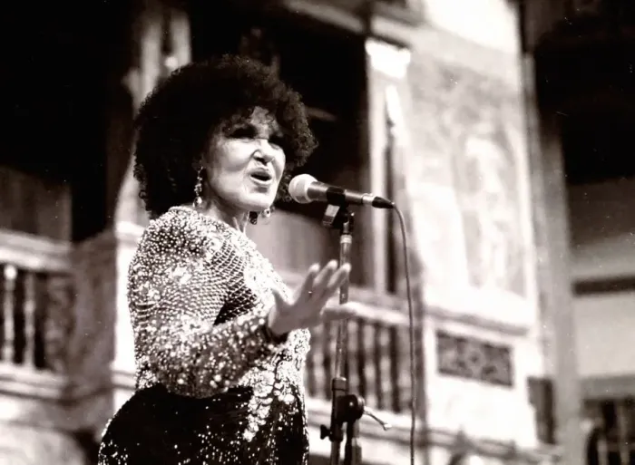 Framed Print : Cleo Laine, The Globe, London, 2000. Artist: Brian O Connor Framed Print : Cleo Laine, The Globe, London, 2000. Artist: Brian O Connor