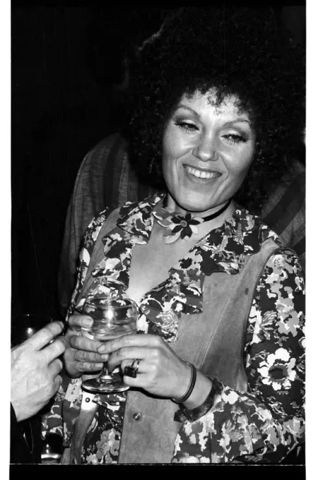 Framed Print : Cleo Laine, London, 1971. Artist: Brian O Connor Framed Print : Cleo Laine, London, 1971. Artist: Brian O Connor