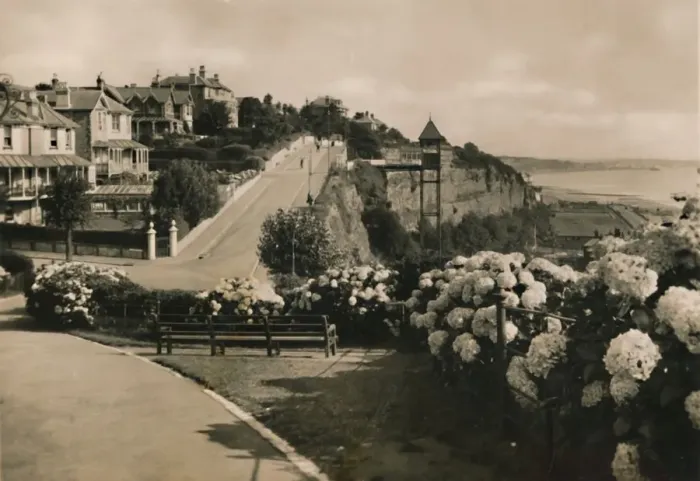 Framed Print : Cliff Road, Shanklin, I. W. c1920. Creator: Unknown Framed Print : Cliff Road, Shanklin, I. W. c1920. Creator: Unknown
