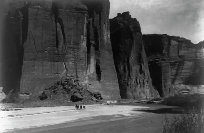 Framed Print : The cliffs, Canyon de Chelly, Ariz. c1905. Creator: Edward Sheriff Curtis Framed Print : The cliffs, Canyon de Chelly, Ariz. c1905. Creator: Edward Sheriff Curtis