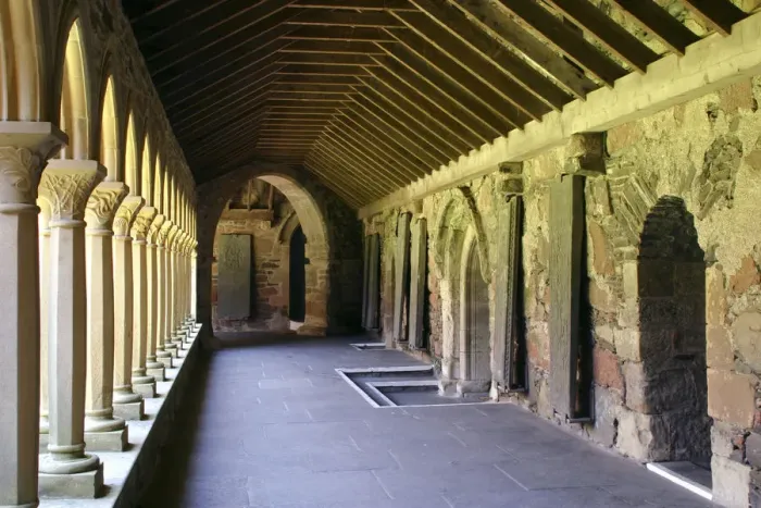 Framed Print : Cloisters of Iona Abbey, Argyll and Bute, Scotland Framed Print : Cloisters of Iona Abbey, Argyll and Bute, Scotland