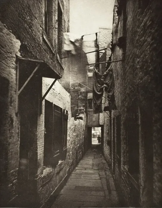 Framed Print : Close No. 101 High Street (#8), Printed 1900. Creator: Thomas Annan Framed Print : Close No. 101 High Street (#8), Printed 1900. Creator: Thomas Annan