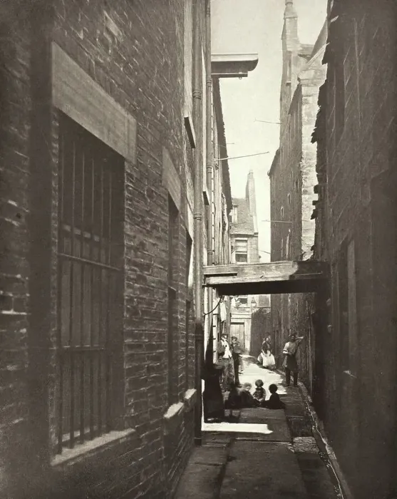 Framed Print : Close No. 29 Gallowgate (#21), Printed 1900. Creator: Thomas Annan Framed Print : Close No. 29 Gallowgate (#21), Printed 1900. Creator: Thomas Annan