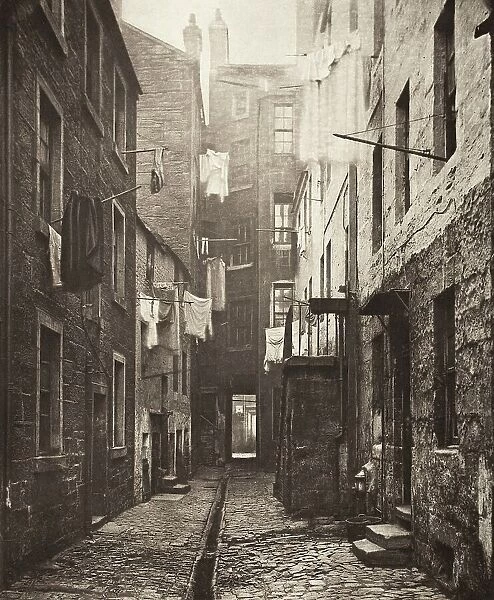 Close No. 75 High Street (#12), Printed 1900. Creator: Thomas Annan