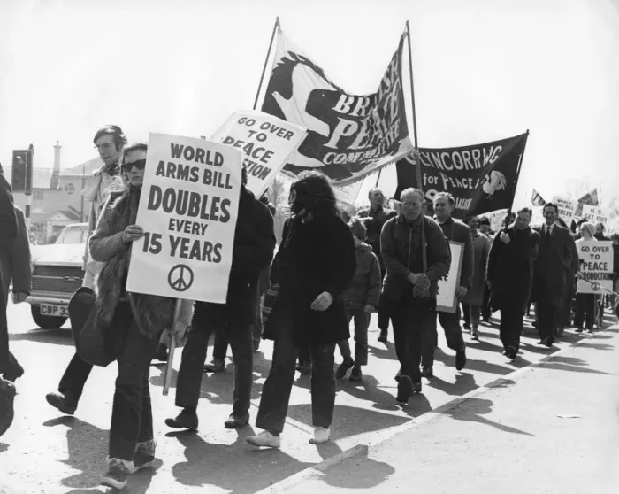 Framed Print : CND demo, Horley, Surrey, c1969 Framed Print : CND demo, Horley, Surrey, c1969