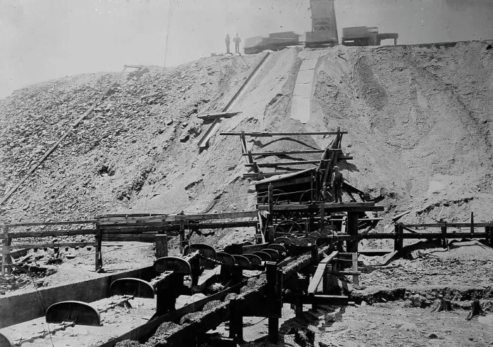 Framed Print : Coal mine idle, between c1910 and c1915. Creator: Bain News Service Framed Print : Coal mine idle, between c1910 and c1915. Creator: Bain News Service