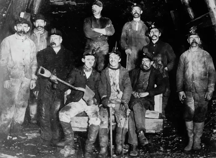 Framed Print : Coal miners, between c1910 and c1915. Creator: Bain News Service Framed Print : Coal miners, between c1910 and c1915. Creator: Bain News Service