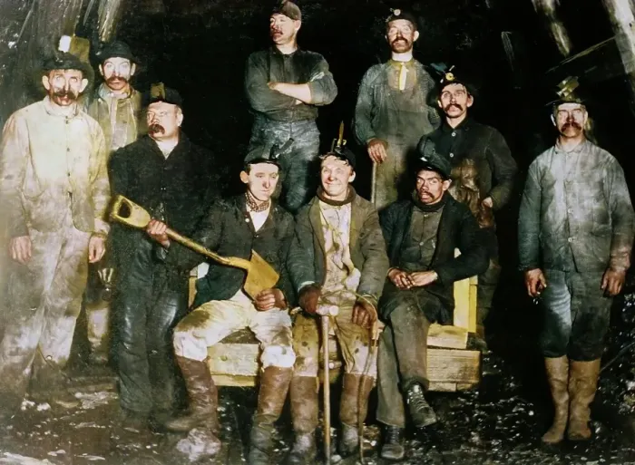 Framed Print : Coal miners, between c1910 and c1915. Creator: Bain News Service Framed Print : Coal miners, between c1910 and c1915. Creator: Bain News Service