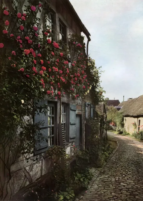 Framed Print : A cobbled street in Gerberoy, France, 1938 Framed Print : A cobbled street in Gerberoy, France, 1938