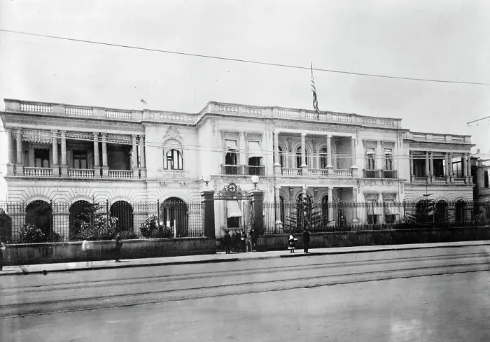 Framed Print : Cobian Palace, Mexico City, Mexico, 1913. Creator: Harris & Ewing. Cobian Palace, Mexico City, Mexico, 1913. Creator: Harris & Ewing Framed Print : Cobian Palace, Mexico City, Mexico, 1913. Creator: Harris & Ewing. Cobian Palace, Mexico City, Mexico, 1913. Creator: Harris & Ewing
