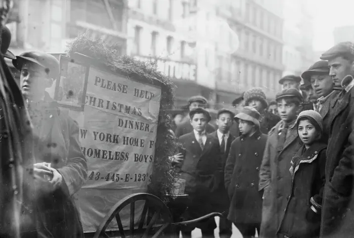 Framed Print : Collecting for Xmas, between c1910 and c1915. Creator: Bain News Service Framed Print : Collecting for Xmas, between c1910 and c1915. Creator: Bain News Service