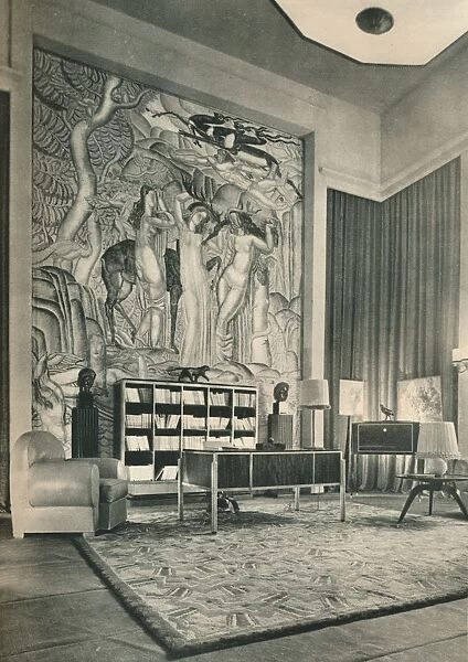 A Collectors Study, c1925