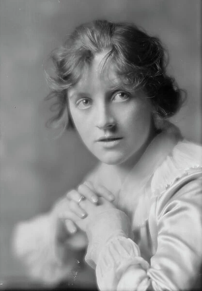 Collinge, Patricia, Miss, portrait photograph, 1915 Jan. 11. Creator: Arnold Genthe