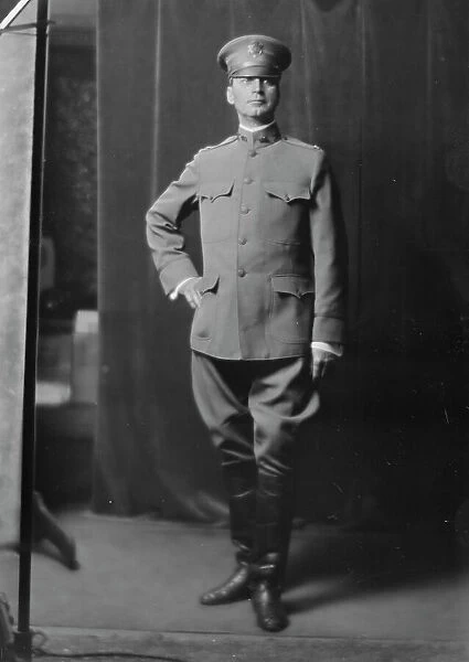 Colonel Armstead, portrait photograph, 1918 May 3. Creator: Arnold Genthe