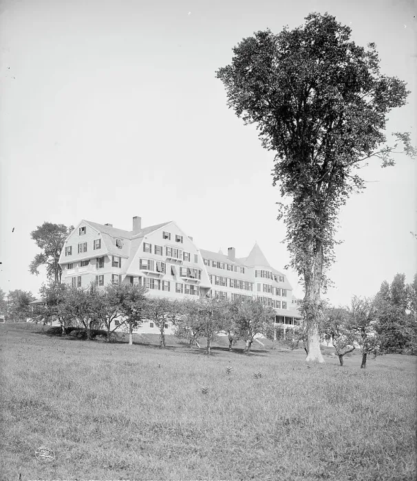 Framed Print : Colonial Hotel, Centre Harbor, Lake Winnipesaukee, N.H. c1906. Creator: Unknown Framed Print : Colonial Hotel, Centre Harbor, Lake Winnipesaukee, N.H. c1906. Creator: Unknown