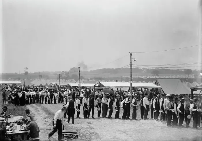 Framed Print : Colonial Rifles - Reunion of G.A.R. And Confederate Veterans Who Had Fought At Gettysburg... 1918. Creator: Harris & Ewing. Colonial Rifles - Reunion of G.A.R. And Confederate Veterans Who Had Fought At Gettysburg... 1918 Framed Print : Colonial Rifles - Reunion of G.A.R. And Confederate Veterans Who Had Fought At Gettysburg... 1918. Creator: Harris & Ewing. Colonial Rifles - Reunion of G.A.R. And Confederate Veterans Who Had Fought At Gettysburg... 1918