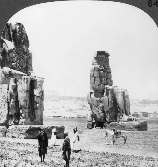 Framed Print : Colossal Memnon statues at Thebes, Egypt, 1905. Artist: Underwood & Underwood