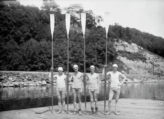 Framed Print : Columbia Varsity four (1913), 1913. Creator: Bain News Service Framed Print : Columbia Varsity four (1913), 1913. Creator: Bain News Service